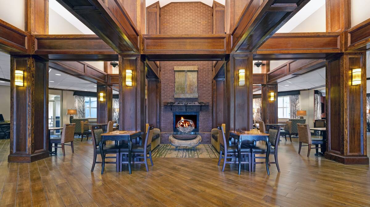 Lobby Seating & Fireplace